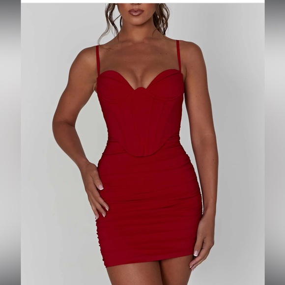 Chic Backless Red Dress - Picture 4 of 6